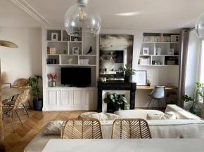 Charmant appartement parisien lumineux et central